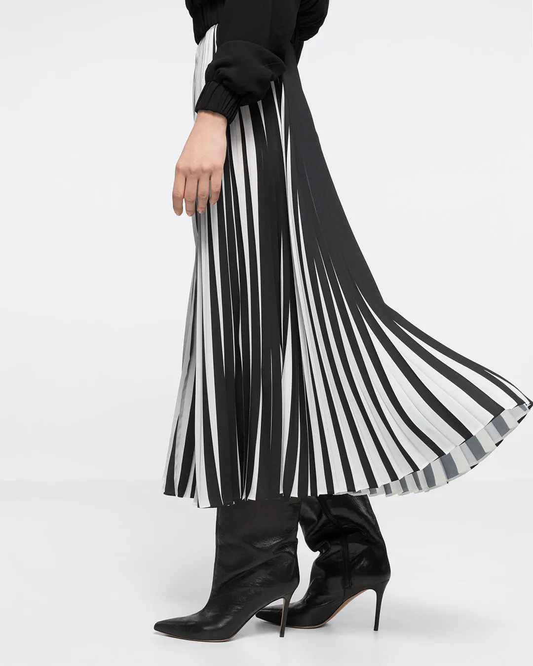3D SKIRT - BLACK / WHITE