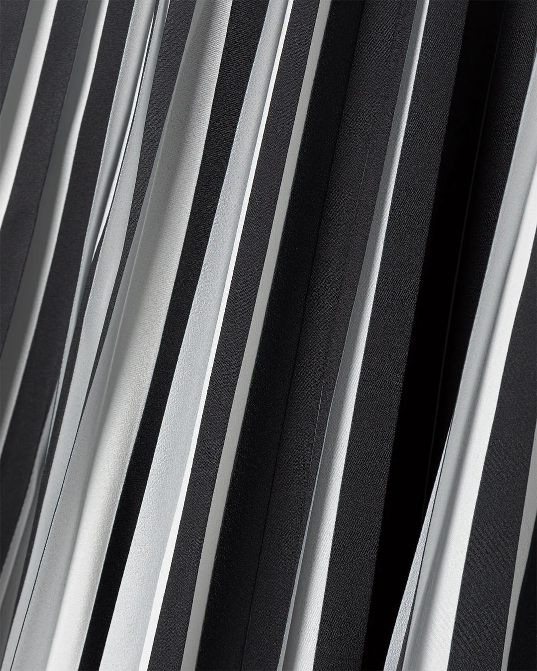 3D SKIRT - BLACK / WHITE