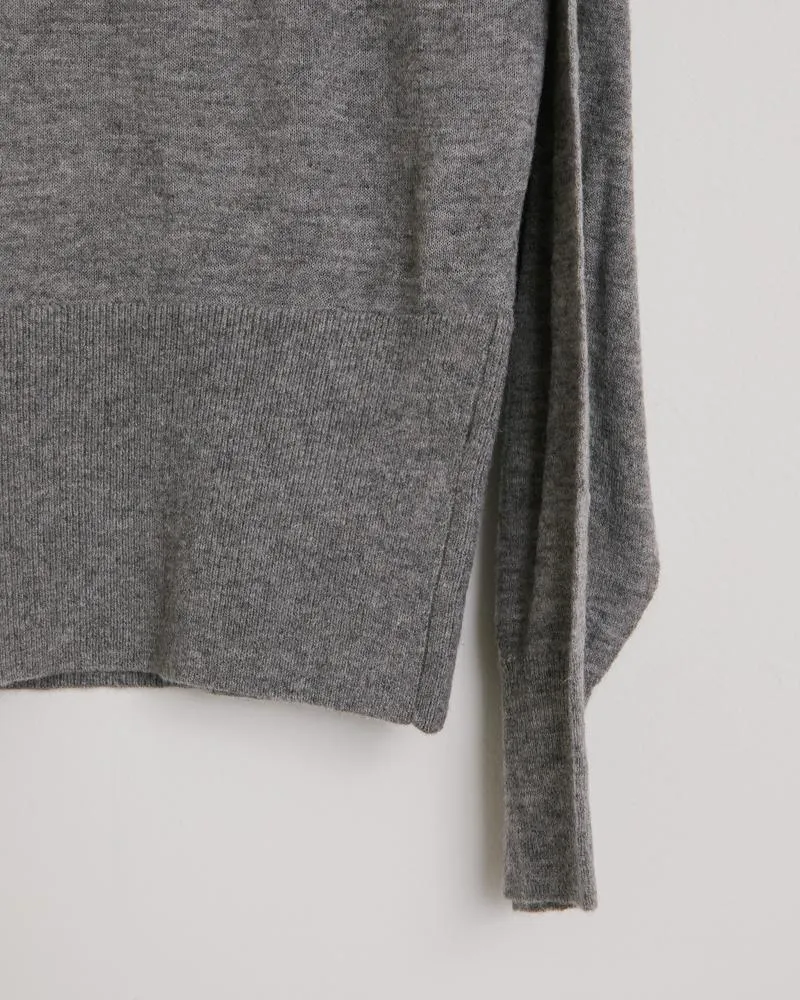 Flint Pullover in Grey