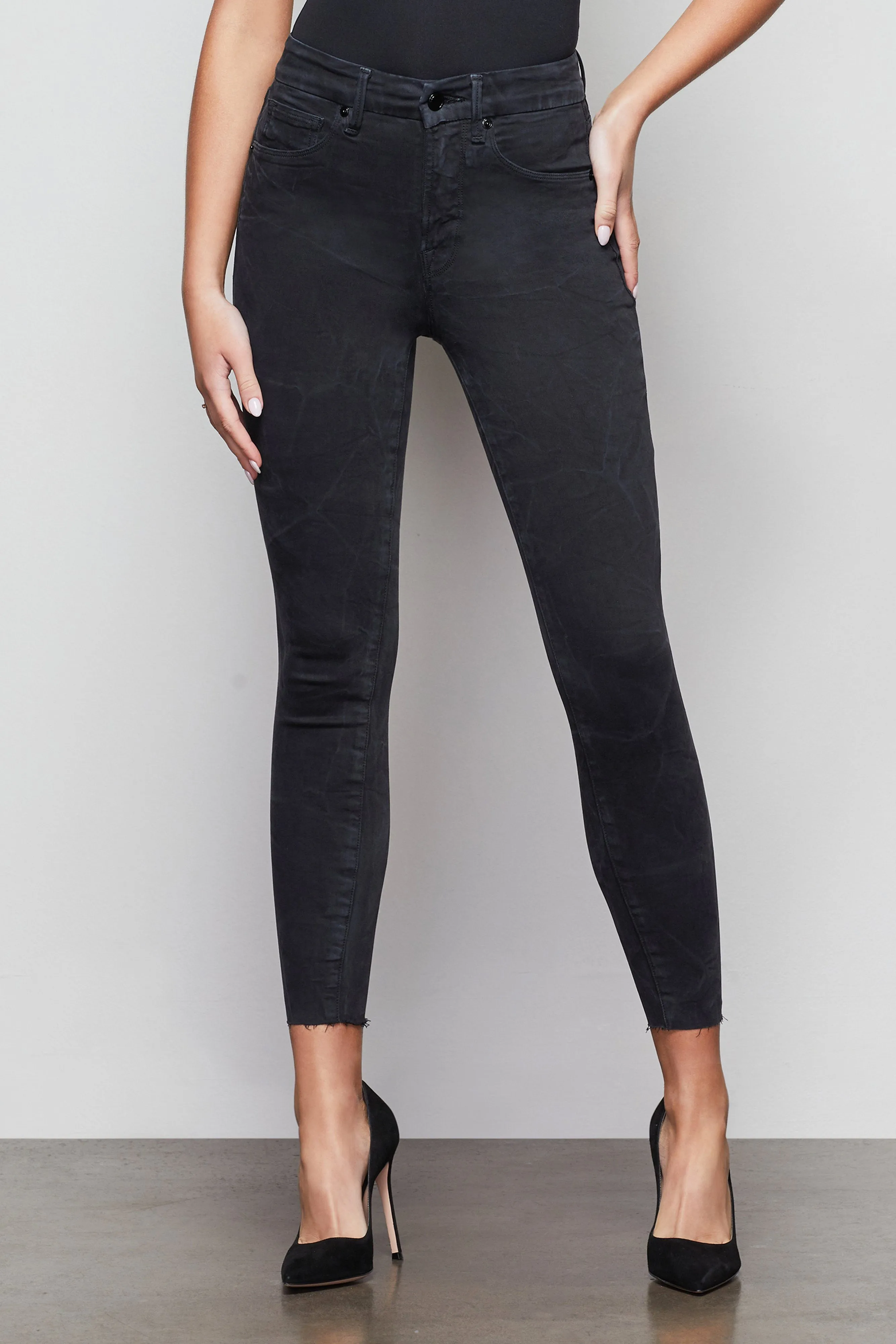 GOOD WAIST CROP W/ RAW EDGE | BLACK091