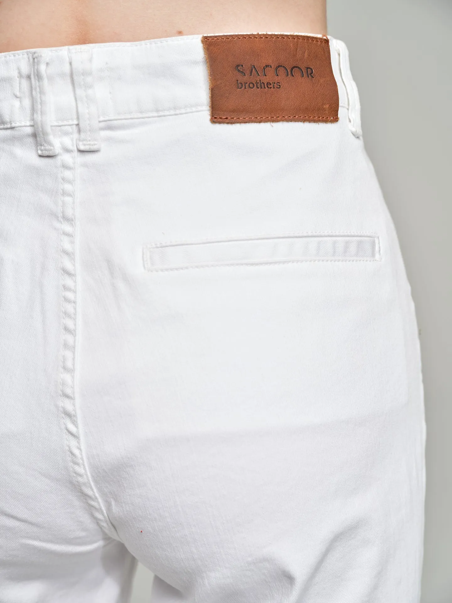 Slim fit high waist white jeans