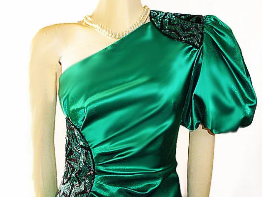 *VINTAGE MISS BERGDORF FROM BERGDORF GOODMAN EMERALD SATIN ONE-SHOULDER GODDESS EVENING GOWN WITH ART DECO DESIGN